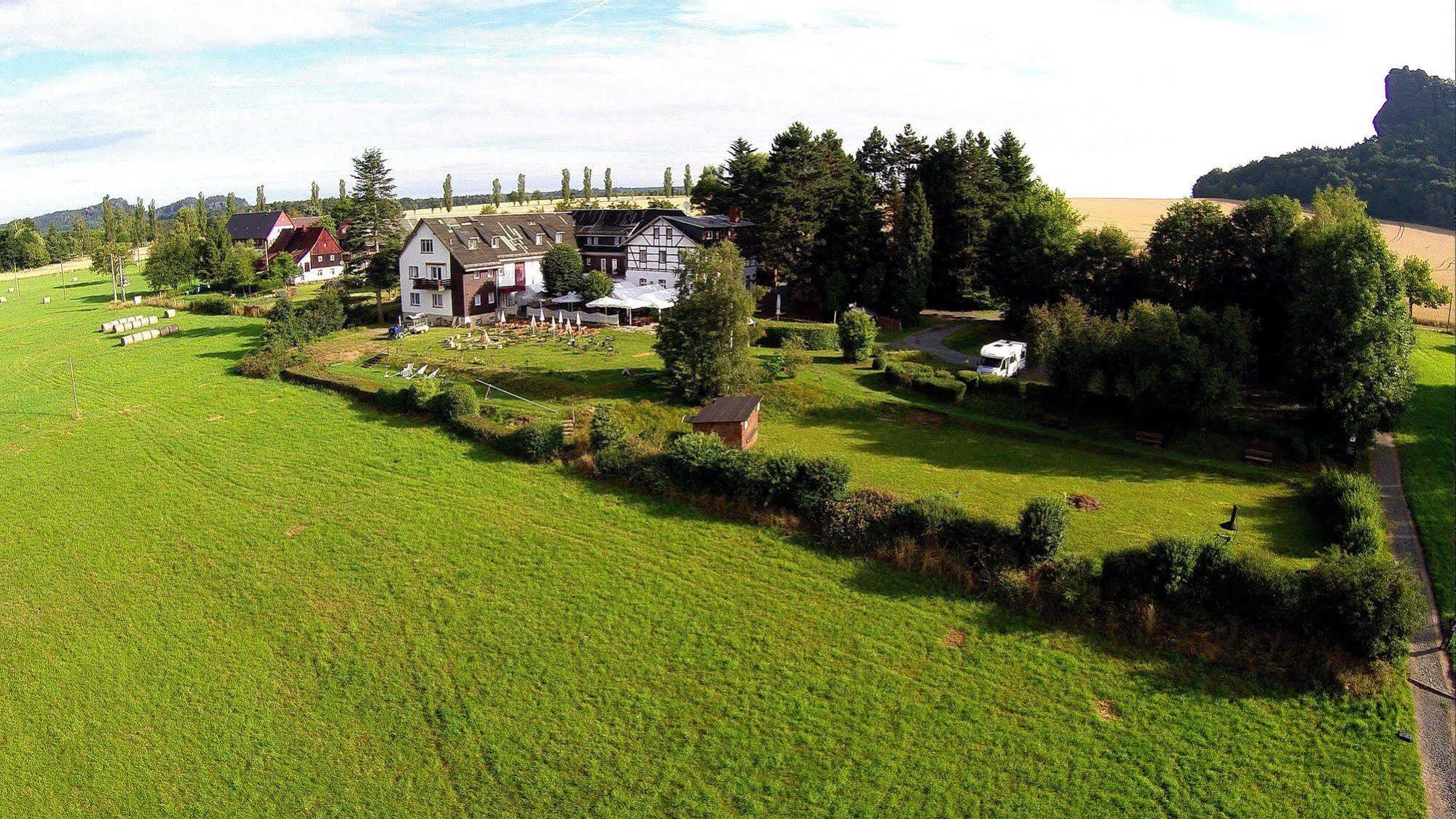 Panoramahotel Lilienstein Königstein an der Elbe Buitenkant foto